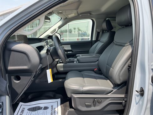 New 2027 Ford Expedition Active RWD image 11