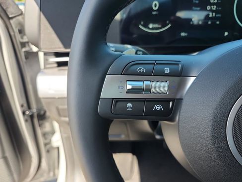 Used 2026 Hyundai Kona SEL Premium image 12