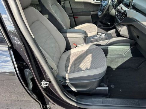 Used 2020 Ford Escape SE image 15