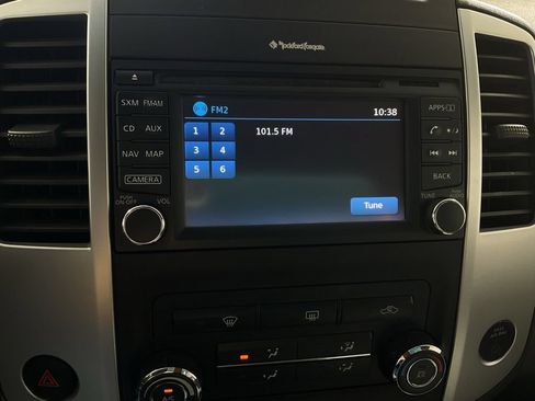 Used 2015 Nissan Xterra PRO-4X AWD/4WD image 24