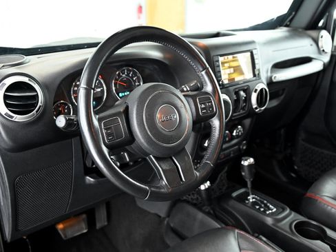 Used 2016 Jeep Wrangler Unlimited Sahara image 21