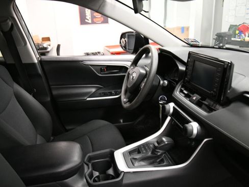 Used 2019 Toyota RAV4 LE w/ All Weather Liner Package AWD/4WD image 27