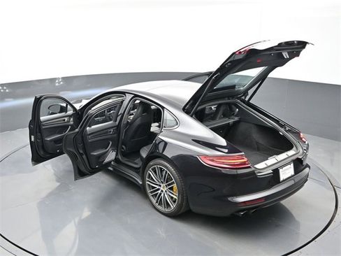 Used 2017 Porsche Panamera Turbo image 28