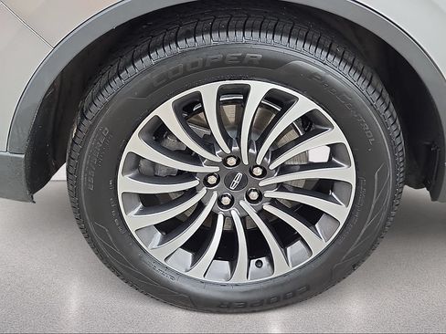 Used 2020 Lincoln Aviator Reserve w/ Elements Package Plus AWD/4WD image 7