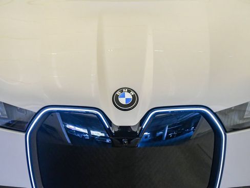 Used 2026 BMW iX xDrive60 w/ M Sport Package AWD/4WD image 8