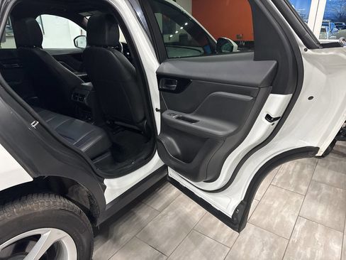 Used 2020 Jaguar F-PACE Premium image 47