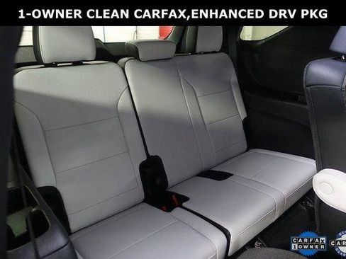Used 2024 Chevrolet Traverse RS FWD image 28