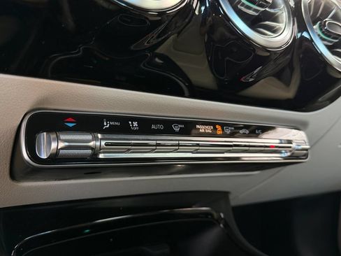 Used 2023 Mercedes-Benz CLA 250 w/ Premium Package image 25