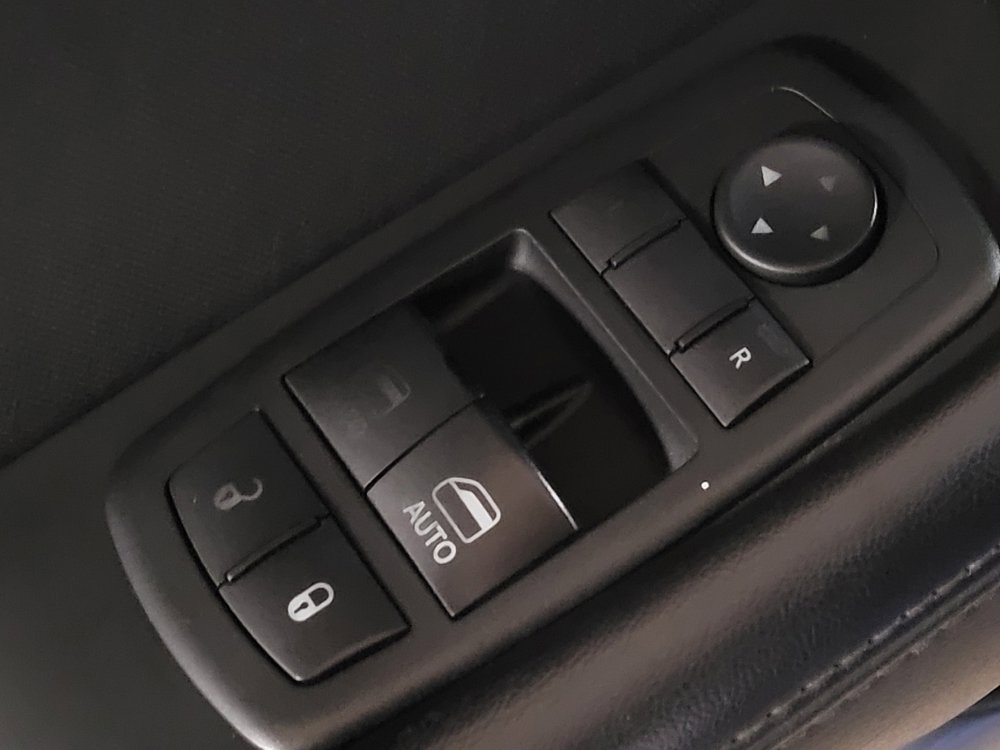 Used 2018 Dodge Challenger SXT RWD image 27