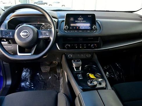 Used 2023 Nissan Rogue S image 16