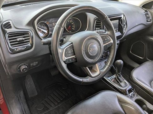 Used 2018 Jeep Compass Latitude w/ Popular Equipment Group FWD image 10