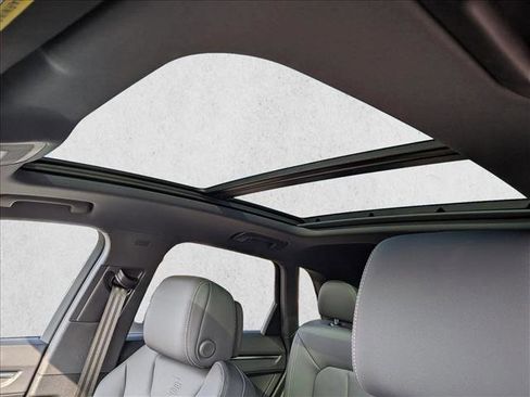 Used 2025 Audi Q3 2.0T Premium w/ Convenience Package image 13