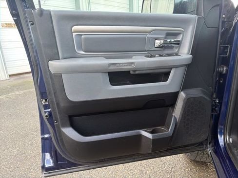 Used 2017 RAM 1500 Big Horn AWD/4WD image 31