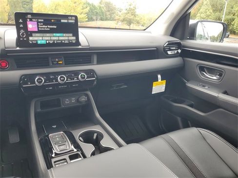New 2025 Honda Pilot EX-L image 13