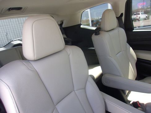 Used 2022 Subaru Ascent Limited AWD/4WD image 14