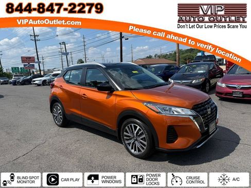 Used 2023 Nissan Kicks SV FWD image 1