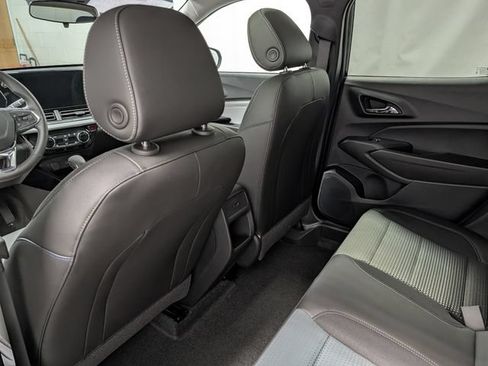 New 2026 Chevrolet Trax LT w/ Sunroof Package FWD image 13