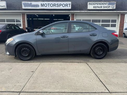 Used 2016 Toyota Corolla LE FWD image 8