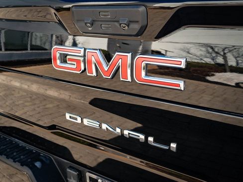 Used 2025 GMC Sierra 3500 Denali w/ Denali Reserve Package image 18