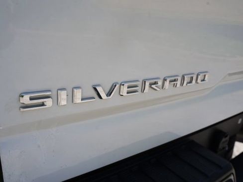 Used 2022 Chevrolet Silverado 2500 Custom w/ Custom Value Package AWD/4WD image 7
