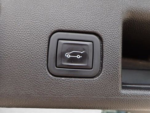 Used 2024 Chevrolet Equinox LT image 9