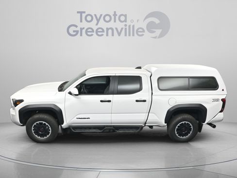 Certified 2024 Toyota Tacoma TRD Off-Road image 5