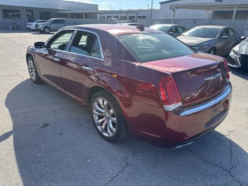 Used 2019 Chrysler 300 Limited image 7