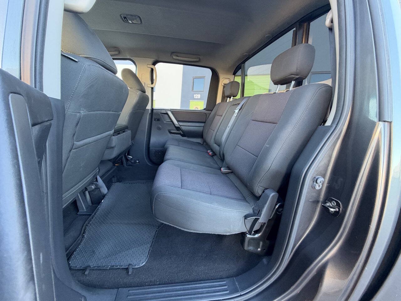 Used 2011 Nissan Titan SV AWD/4WD image 10