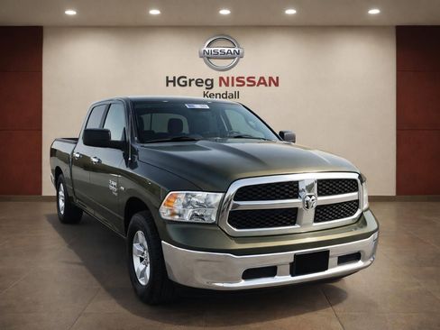 Used 2021 RAM 1500 Classic SLT image 6
