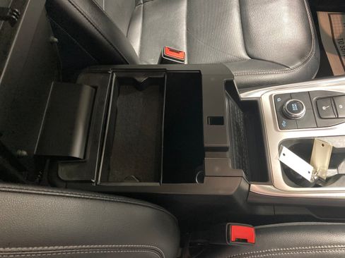 Used 2023 Ford Explorer Limited w/ Equipment Group 301A AWD/4WD image 6