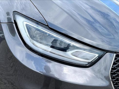 Used 2023 Chrysler Pacifica Touring-L FWD image 30