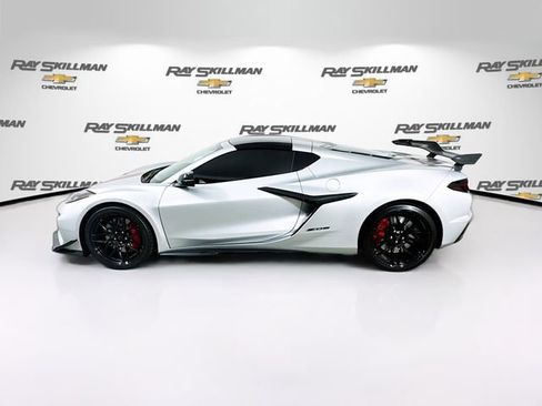 Used 2026 Chevrolet Corvette Z06 RWD image 4