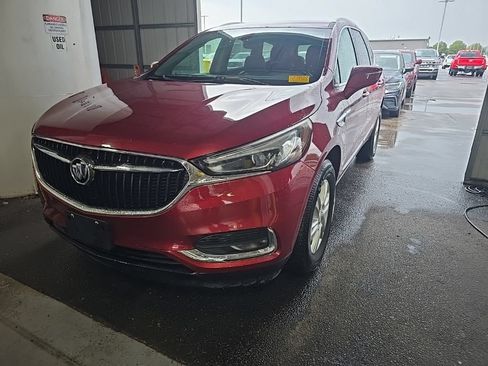 Used 2019 Buick Enclave Essence FWD image 2