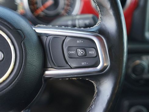 Used 2020 Jeep Gladiator Overland AWD/4WD image 23