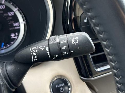 Used 2023 Toyota Highlander XLE image 26