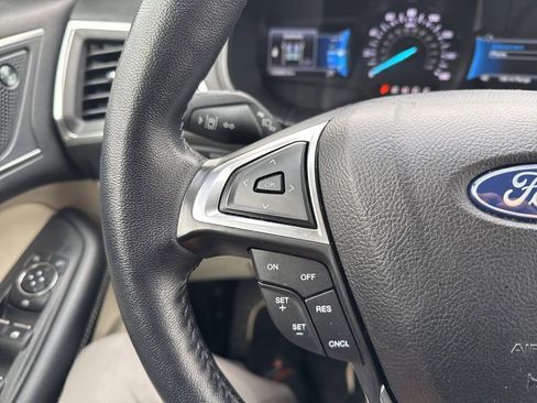 Used 2022 Ford Edge Titanium image 13