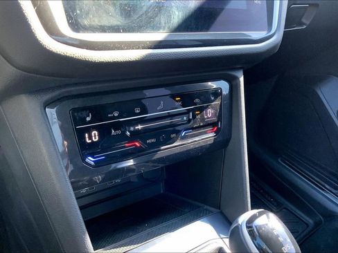 Used 2024 Volkswagen Tiguan SE R-Line w/ MDO Package, Two-Row AWD/4WD image 29