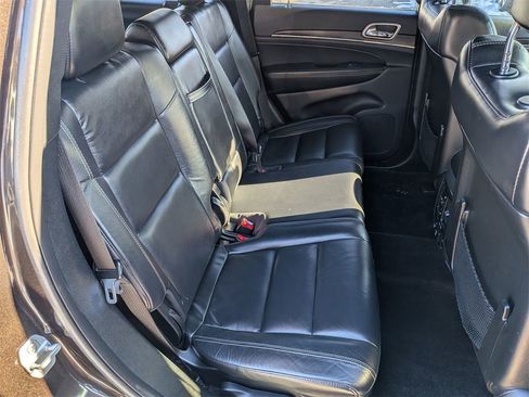 Used 2017 Jeep Grand Cherokee Limited image 27
