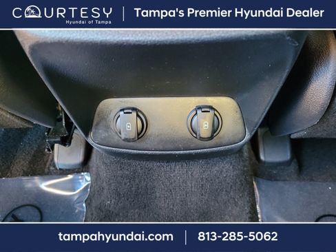 Used 2019 Hyundai Santa Fe SE image 12