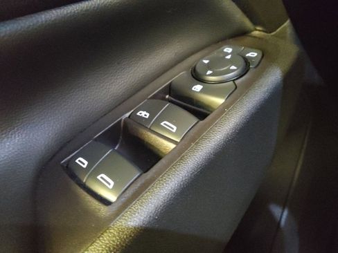 Used 2021 Chevrolet Equinox LT w/ LPO, Floor Liner Package image 27