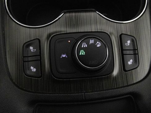 Certified 2023 GMC Acadia SLT image 26