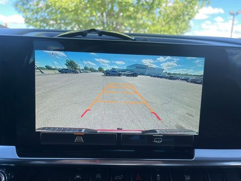Used 2024 GMC Sierra 1500 Elevation AWD/4WD image 9