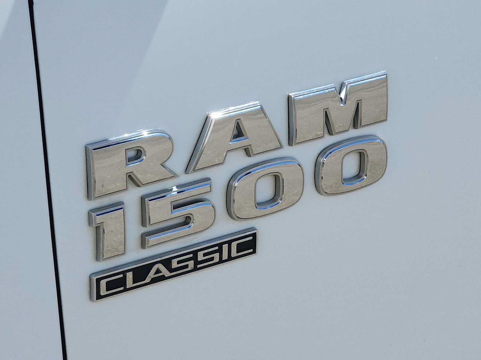 Used 2023 RAM 1500 Classic SLT w/ Electronics Group AWD/4WD image 22