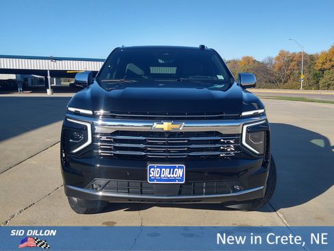 New 2026 Chevrolet Suburban Premier image 17