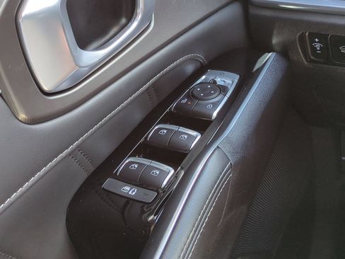 Certified 2025 Kia Sorento SX FWD image 19