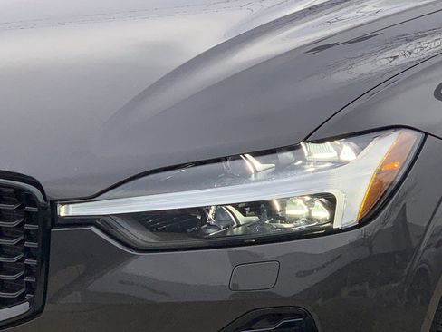 Used 2025 Volvo XC60 B5 Plus image 6