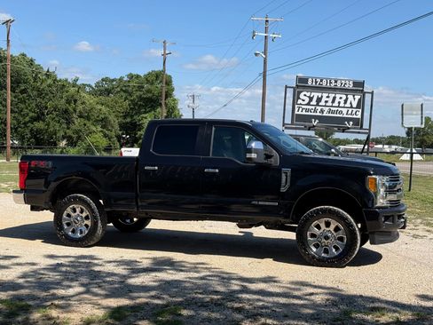 Used 2017 Ford F250 Lariat w/ Lariat Ultimate Package AWD/4WD image 2
