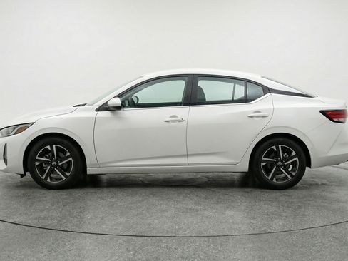 Used 2025 Nissan Sentra SV image 5