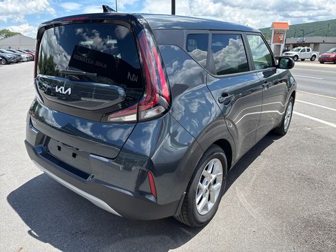 Certified 2025 Kia Soul S FWD image 3