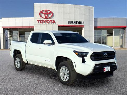 Certified 2024 Toyota Tacoma SR5 AWD/4WD image 1